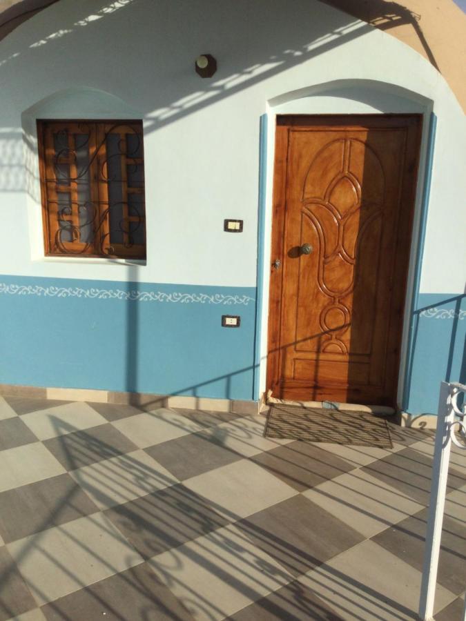 The Brown House Apartamento Luksor Exterior foto