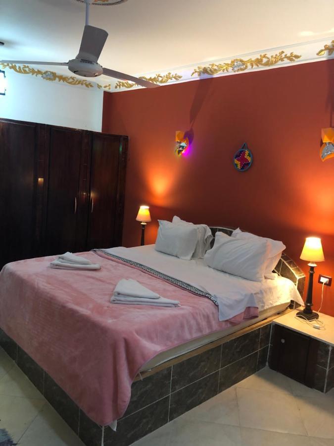 The Brown House Apartamento Luksor Exterior foto